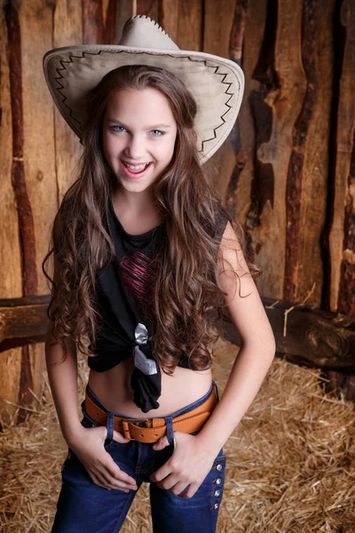Modelo de estilo cowgirl bonita — Fotografia de Stock