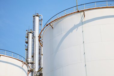 Petrol ve gaz rafineri tesisi