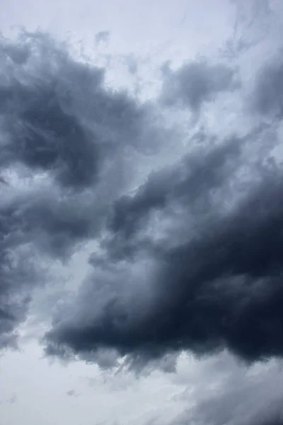Темно Сірі Драматичні Громові Хмари Дощові Хмари Небі Депресія Меланхолійний — стокове фото