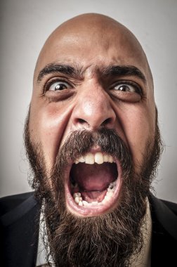şık ceket çığlık ile adam sakallı