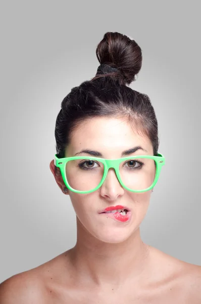 아름 다운 녹색 안경 소녀 — 스톡 사진