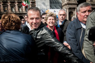 kutlama kurtuluş 25 Nisan 2012