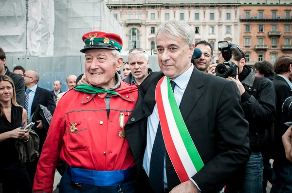 Giuliano Pisapia en la celebración de la liberación — Foto de Stock