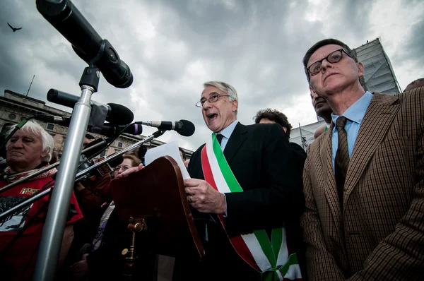 Giuliano Pisapia at celebration of liberation — Stock Photo, Image