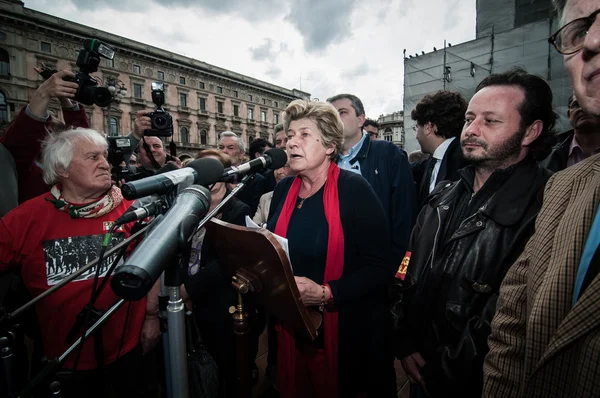 Susanna Camusso en la celebración de la liberación — Foto de Stock