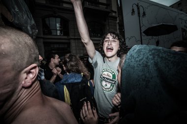 Mayıs günü tezahürü rave partisi