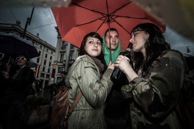 Mayıs günü tezahürü rave partisi