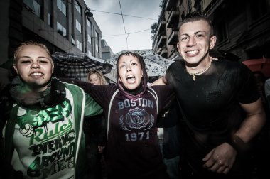 Mayıs günü tezahürü rave partisi