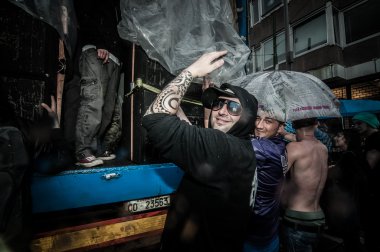 Mayıs günü tezahürü rave partisi