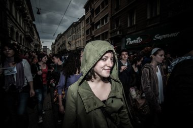 Mayıs günü tezahürü rave partisi