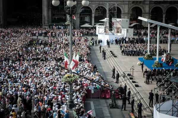 教皇ベネディクト 16 世は、2012 年にミラノを訪問します。 — ストック写真