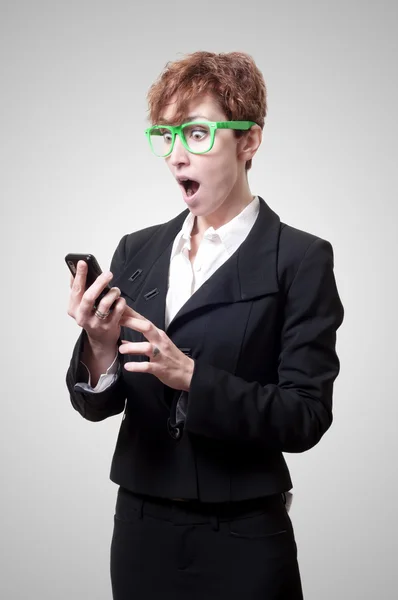 Mujer de negocios llamando por teléfono — Foto de Stock