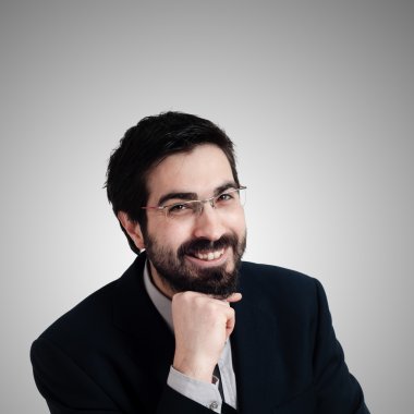 gülümseyen iş adamı