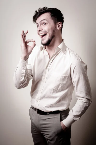 Beyaz gömlek ile şık modern adam — Stok fotoğraf