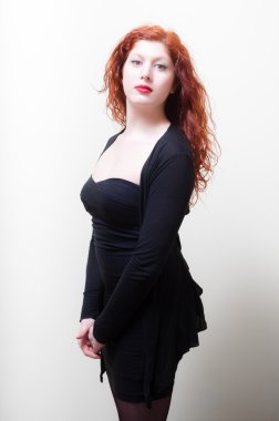 güzel kızıl saçlı ve dudakları kız