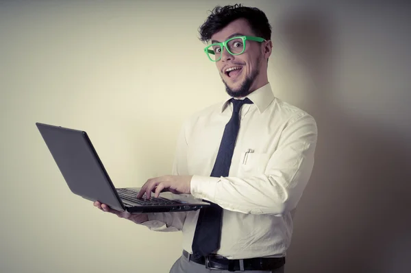 Geschäftsmann mit Notizbuch — Stockfoto