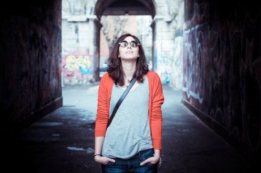 müzik güzel şık kadın
