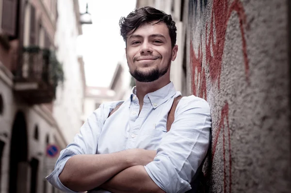 Homme élégant dans la rue — Photo