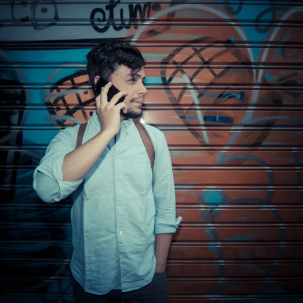 Hipster joven elegante hombre —  Fotos de Stock