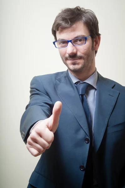 Éxito hombre de negocios haciendo bien —  Fotos de Stock