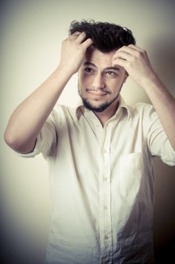 Genç modern şık adam