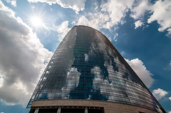 Business building Unicredit tower in Milan — Stock Photo, Image