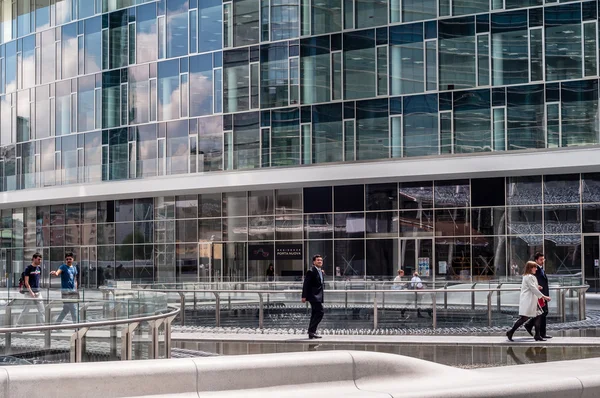 Business building Unicredit tower in Milan — Stock Photo, Image