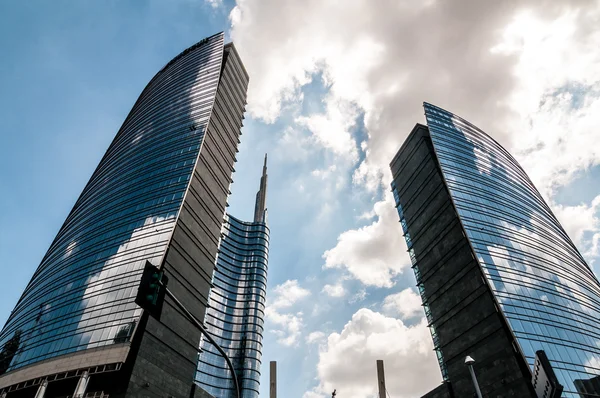 Business building Unicredit tower in Milan — Stock Photo, Image