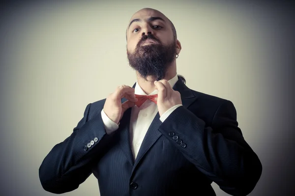 Engraçado homem barbudo elegante — Fotografia de Stock