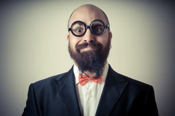 Engraçado homem barbudo elegante — Fotografia de Stock