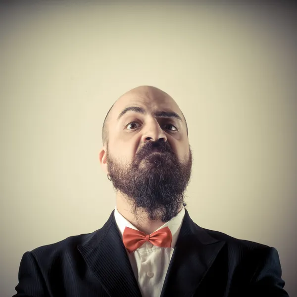 Divertente elegante uomo barbuto — Foto Stock