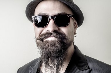 uzun sakal ve bıyık hipster