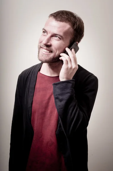 Homme hipster élégant au téléphone — Photo