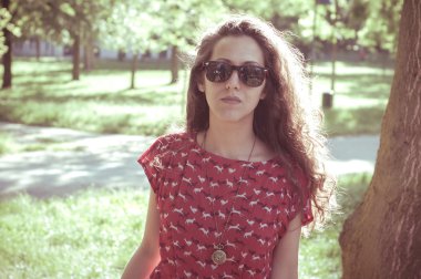 Doğu hipster vintage kadın tonları ile