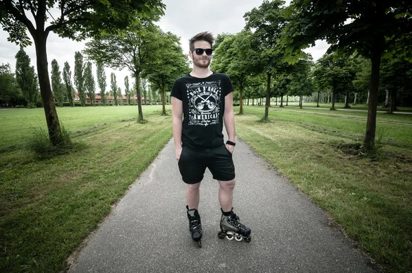 Stylish man in the park — Stock Photo, Image