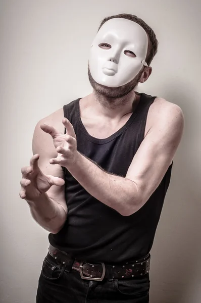 Man met wit masker — Stockfoto