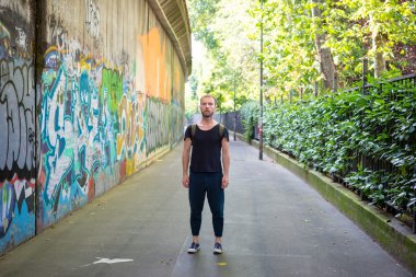hipster modern şık sarışın adam