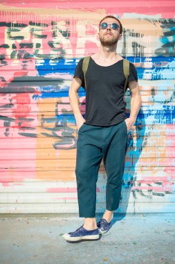 hipster modern şık sarışın adam