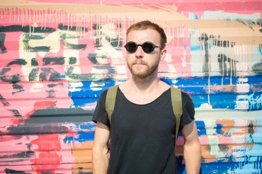 hipster modern şık sarışın adam