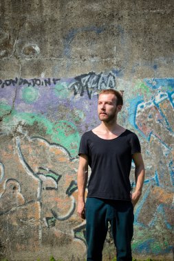 hipster modern şık sarışın adam