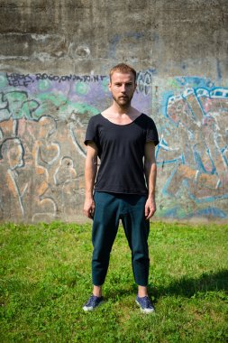 hipster modern şık sarışın adam