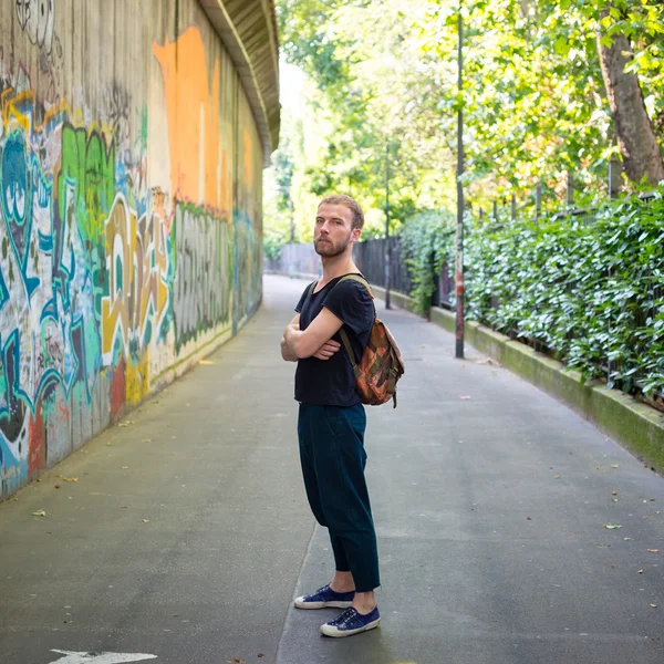 Hipster modern şık sarışın adam — Stok fotoğraf
