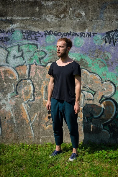 hipster modern şık sarışın adam