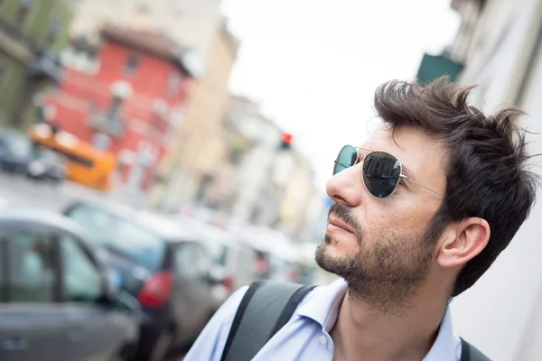 Man walking in the street — Stock Photo, Image