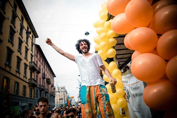 Desfile del Orgullo Gay en Milán el 29 de junio de 2013 — Foto de Stock