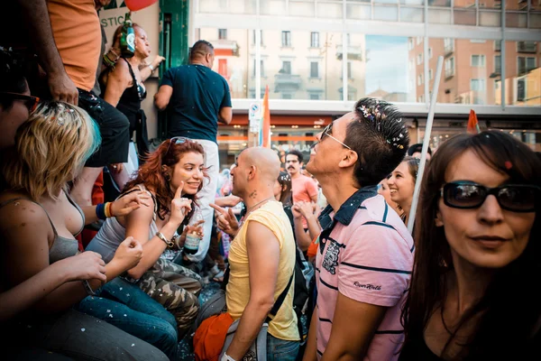 Gay pride-parade in Milaan op 29 juni 2013 — Stockfoto