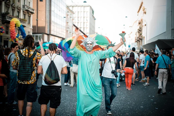 Gay παρέλαση υπερηφάνειας στο Μιλάνο στις 29 Ιουνίου 2013 — Φωτογραφία Αρχείου