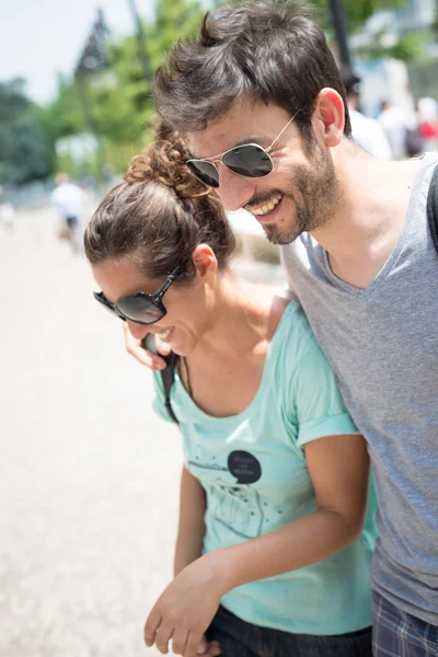 Casal acordando na rua — Fotografia de Stock