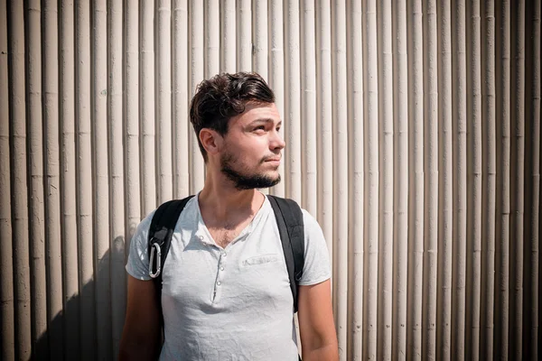 Jovem homem elegante — Fotografia de Stock