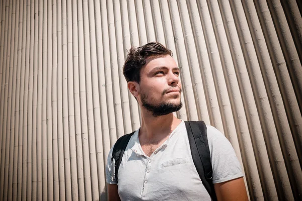 Joven hombre con estilo — Foto de Stock